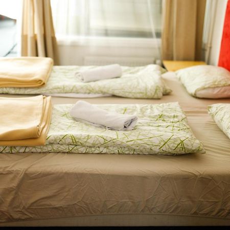 Kaskada Hotel Poznań Esterno foto